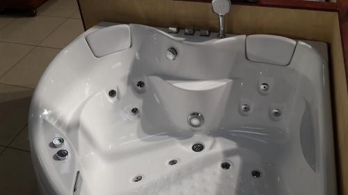 Акриловая ванна Orans OLS-BT6012X 150x150 см